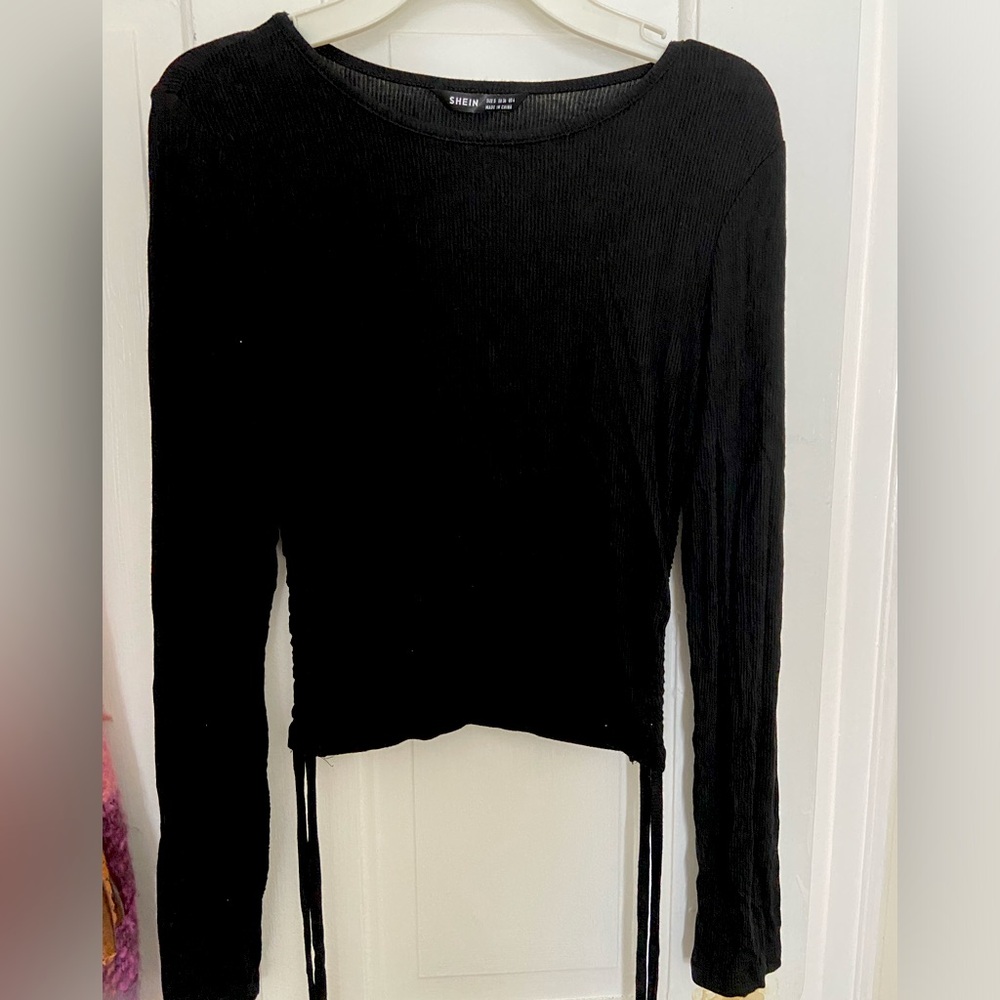 Shein  long sleeve top in color black. Size (Small)